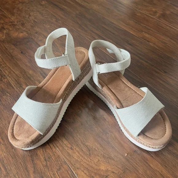 Tom’s Espadrille Wedge Sandal-girls size 3 - Picture 1 of 12
